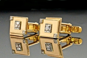 yellow_gold_cufflinks.jpg