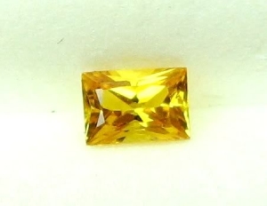 yellowsapphirepoint18ct01.jpg