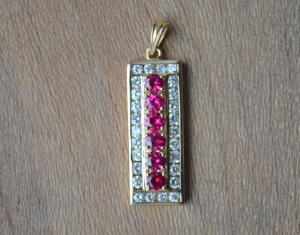 spinel_pendant_1.jpg