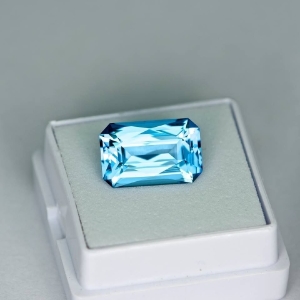 jdelectricbluetopaz6.jpg