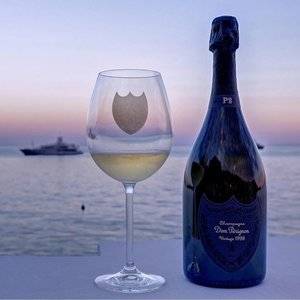 fbb675ecd2e592b9eaccdbab4999fedd--champagne-drinks-beach-hotels.jpg