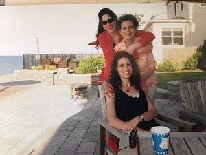 familyatbeachhouse2011.jpg