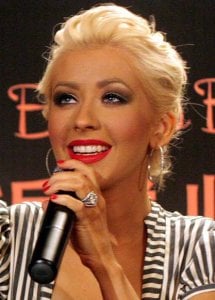 christina-aguilera-candid-01.jpg