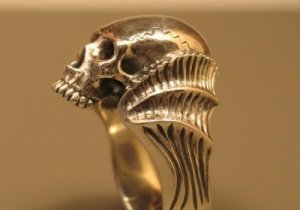 skull_ring.jpg