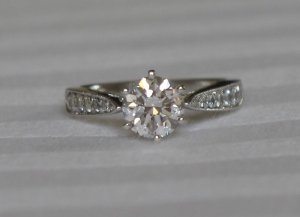 Amandas Ring Pic 04.JPG