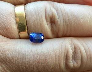 SapphireBlue2.05ct7.7x5.5mmCushionTGDFXwindow.jpg