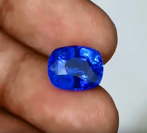 8.00 ct sapphire.png