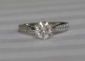 Amandas Ring Pic 03.JPG