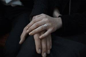 sophie turner ring.jpg