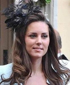 Kate Middleton at July 2008 wedding.jpg