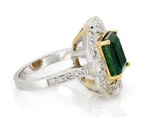 Lot 143 4.1ct Emerald 2.jpg