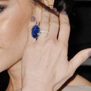 celebrity-engagement-rings-victoria-beckham-10.jpg