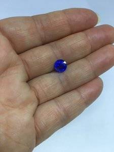 2.50 Cornflower Blue sapphire Light Box. 1.JPG