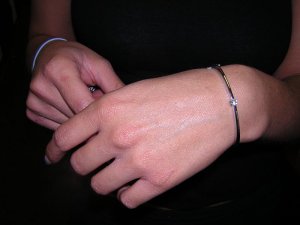 22solitairebangle.JPG