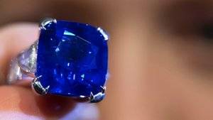 kashmir-sapphire-35-ct-christies.jpg