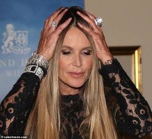 Elle_Macpherson_Opera-Ball-Vienna.jpg