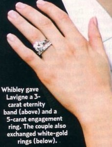 USWeeklyAvrilrings28.jpg