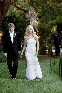 AvrilRSecondDress35.jpg