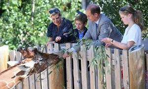 sophie-wessex-family-zoo-t.jpg