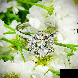 Semi-Custom-Broadway-Solitaire-in-Platinum-by-Whiteflash_55931_g02.jpg