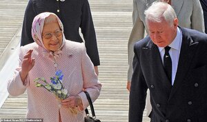 Sir Donald Gosling and the Queen in Portsmouth 2011.jpg