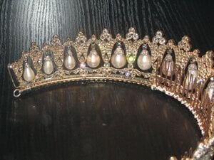 the pearl poire tiara .jpg