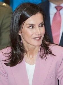 Queen-Letizia-wore-Hugo-Boss-5.jpg