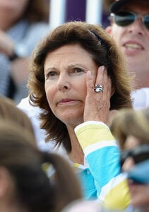 Queen+Silvia+Olympics+Day+12+Equestrian+-FSKk_7_dqml.jpg