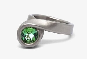 ORRO_Contemporary_Jewellery_Glasgow_Scotland_-_Leen_Heyne_-_Green_Tourmaline_Grey_Gold_Ring_12...jpg