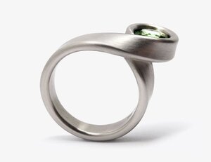 ORRO_Contemporary_Jewellery_Glasgow_Scotland_-_Leen_Heyne_-_Green_Tourmaline_Grey_Gold_Ring_2_...jpg