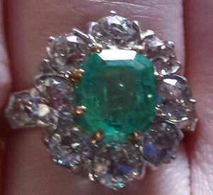 Vintage_Emerald_Ring_CloseUp.jpg