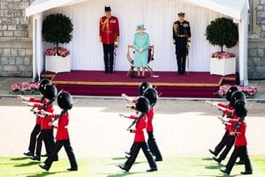 queen-elizabeth-ii-attends-trooping-the-colour-the-queens-news-photo-1592059984.jpg