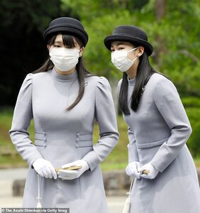 Sisters Princess Mako, 29, and Princess Kako.jpg