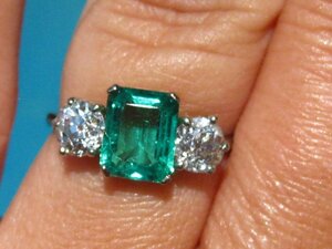 emerald_ring1.jpg