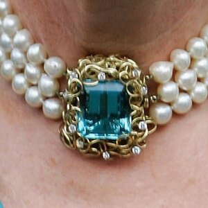 Camilla-aquamarine-Duchess-has-penchant-chokers~2.jpg