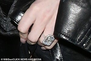 32564270-8678795-Dazzling_The_star_s_ring_looked_incredible_as_she_left_the_gig-a-131_15987990...jpg