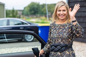 queen-maxima-wore-antik-batik-dress-7.jpg