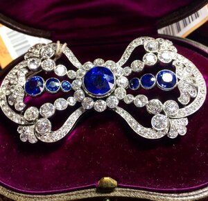 Sapphire and diamond brooch, Köchert, circa 1900.jpg