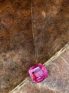 Hot pink Mahenge spinel outside 2.jpg