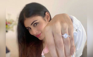 mouni roy.jpg