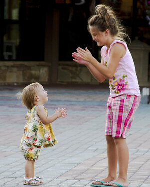 girls-clapping-1213182-print.jpg