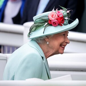 queen-elizabeth-ii-arrives-at-royal-ascot-2021-at-ascot-news-photo-1624108971.jpg