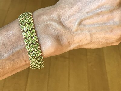 27.85ctw Peridot Bracelet 2.jpg