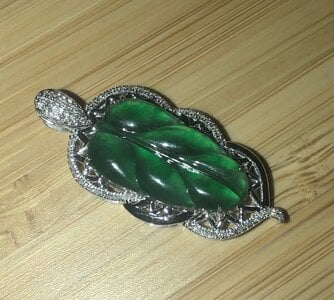 Green Leaf Pendant_flash.jpg