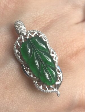 Green Leaf Pendant 1.jpg