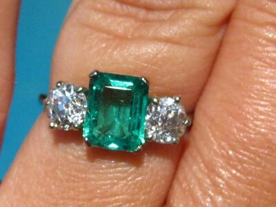 emerald_ring1.jpg