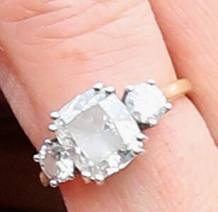 meghan-markle-engagement-ring1.jpeg