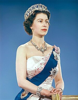 376px-Queen_Elizabeth_II_1959.jpg