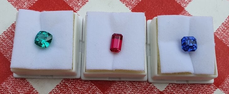 FW_Lab_Sapphire_YAG_Ruby.jpg