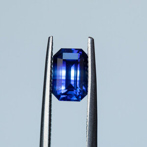 2.04ct_madagascarblue_anuevajewelry-5_720x.jpg